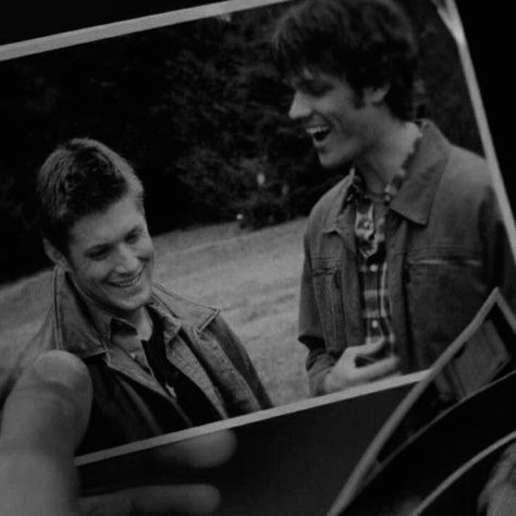 Spn Aesthetic, 1967 Chevrolet Impala, Supernatural Aesthetic, Spn Dr, Supernatural Wallpaper, Supernatural Pictures, John Winchester, Supernatural Dr, Supernatural Dean Winchester