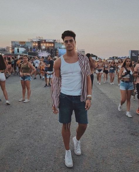 Music Festival Outfits Men, Coachella Mens Fashion, Mode Coachella, Summer Outfits For Men, Coachella Outfit Men, Mens Festival Fashion, Menswear Outfits, Rave Outfits Men, Festival Outfits Men