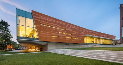 Gould Evans revamps a Brutalist library in Kansas Public Library Design, Homes Architecture, Architecture Homes, Large Building, Plan Architecture, Drawing Architecture, Plans Architecture, Beautiful Library, Library Architecture