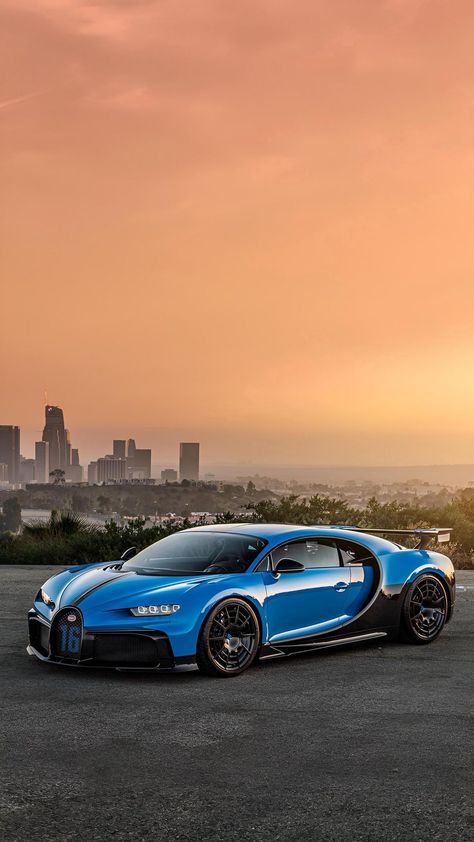 Blue Bugatti Chiron, Blue Bugatti, Bugatti Wallpapers, Cool Truck Accessories, Car Seat Poncho, Reverse 1999, Hummer Cars, Aesthetic Cool, Ford Mustang Car