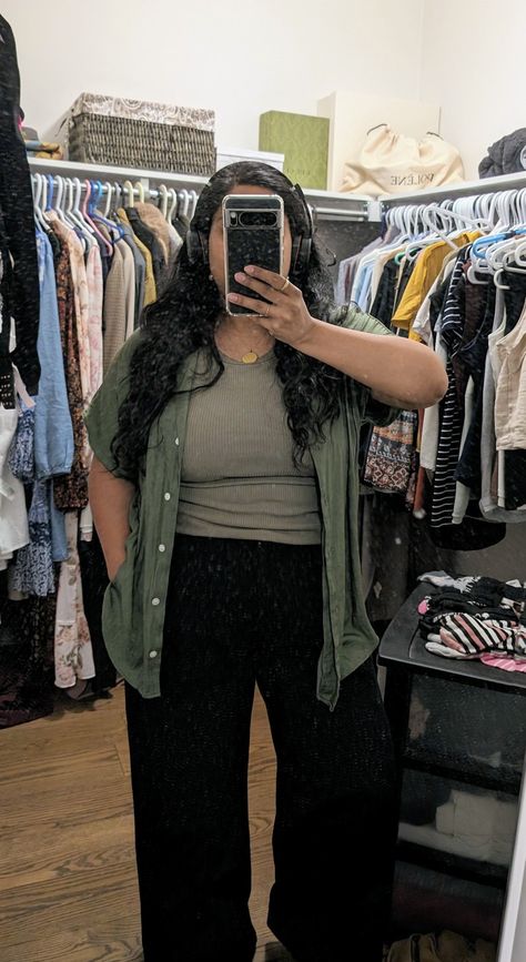 Shirt - banana Republic, tank top - Melanie Lynne, pants - oak + fort Chubby Short Girl Outfits, Plus Size Masc Outfits, Masc Plus Size, Plus Size Nonbinary Fashion, Aesthetic Baggy Outfit, Plus Size Tomboy Fashion, Plus Size Ootd, Court Outfit, Androgynous Women