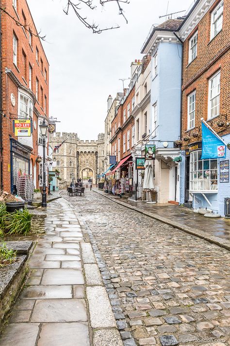 Cobbled Street near Windsor Castle Windsor England, English Village, Scenic Photography, Windsor Castle, England Uk, Uk Travel, A Beautiful Day, Days Out, Summer Travel