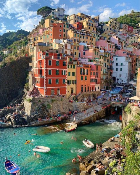 Italy Vibes, Cinque Terre Italy, Italy Trip, Italy Aesthetic, Voyage Europe, Europe Summer, Destination Voyage, Dream Travel Destinations, Beautiful Places To Travel