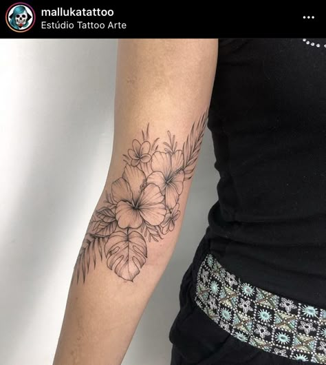 Upper Inner Arm Tattoo, Inner Tattoo, Pinapple Tattoos, Tattoo Men Ideas, Arm Tattoo Men, Hawaiian Flower Tattoos, Plumeria Tattoo, Tropical Tattoo, Hawaii Tattoos