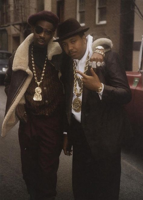 slick rick @Fayne Noel Leisy Biz Mentor.com ; Rev Run & Slick Rick Hip Hop Look, Rap Legends, Jamel Shabazz, Look Hip Hop, Slick Rick, History Of Hip Hop, Ja Rule, Rick James, Hip Hop Classics