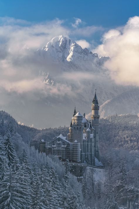 James Nachtwey, Winter Court, Germany Castles, Neuschwanstein Castle, Beautiful Castles, Beautiful Buildings, Travel Stories, Pretty Places, Fantasy Landscape