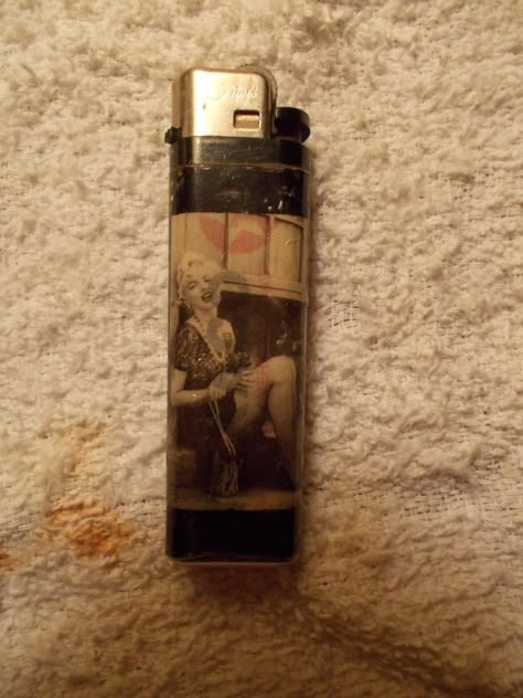 lighter marilyn monroe Cool Lighters, Carl Grimes, Norma Jeane, Baby Boomer, Student Art, My Vibe, Marilyn Monroe, Dream Life, Cool Photos