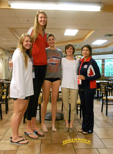 Tall Volleyball girl by lowerrider Tall Girl Short Guy, Pressure Quotes, Giant People, Volleyball Girl, Tall Girl Problems, Tall People, Short People, Long Tall Sally, Tall Girl