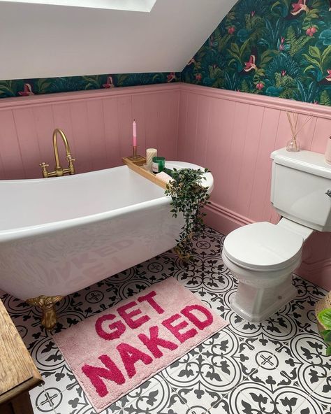 Barbie Bathroom🎀💗👛 #pinkbathroom #bathroom #bathroomtransformation #pinkdecor #bathroomdesign #bathroomdecor #housetohome… | Instagram Boujee Bathroom, Barbie Bath, Barbie Bathroom, Bathroom Ideas 2024, Bathroom 2023, Color Bathroom, 2023 Barbie, Girl Bathroom, Bathroom 2024