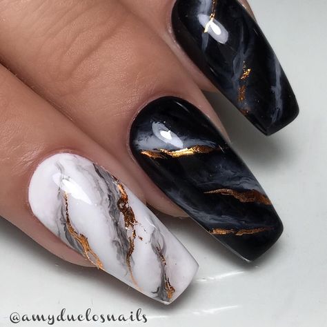 Marble nails are surprisingly versatile, maybe that is why they are so trendy these days. You want to be unique looking? You have come to the right place! Black Marble Nails, Coffin Acrylic Nails, Acrylic Nails Designs, Coffin Nail Designs, Water Nails, Marble Nail Designs, Marble Nail, Black Nail Art, Marble Nail Art