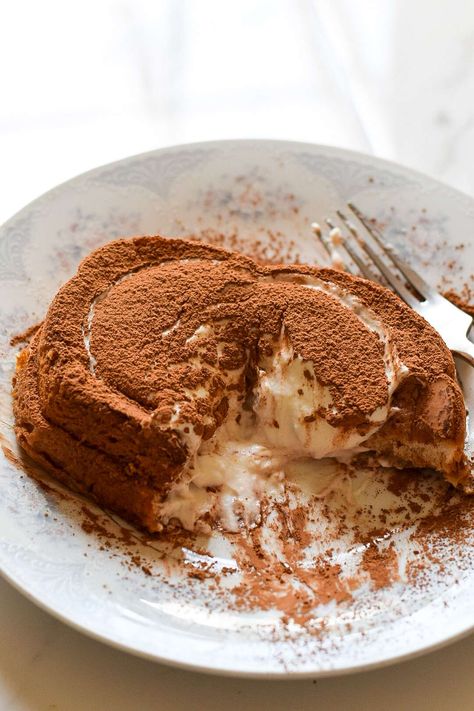 Coffee Desserts Easy, Tiramisu French Toast, Easy Tiramisu Recipe, Easy French Toast Recipe, Fancy Breakfast, Classic French Toast, French Toast Breakfast, Tiramisu Recipe, Brunch Time