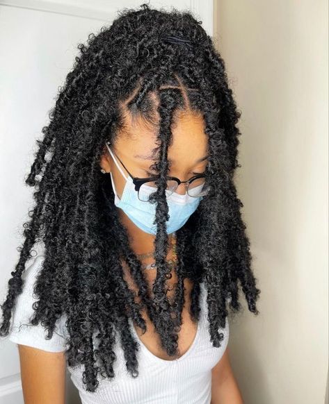 Cute Butterfly Locs Hairstyles, Long Butterfly Locs With Color, Cute Butterfly Locs, Color Butterfly Locs, Hairstyles Butterfly Locs, Butterfly Locs Black, Butterfly Locs Short, Butterfly Locs Styles, Butterfly Locs Long