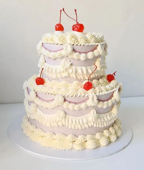 Cherry Wedding Cake, Retro Wedding Cakes, Wedding Entrees, Cherry Wedding, Buttercream Designs, Violet Cakes, Buy Cake, Choc Chip Cookies, Vintage Cherry