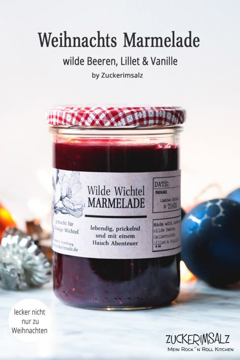 Das ist mal wilde Marmelade, nicht nur zu Weihnachten, sondern für fleissige Helfer das ganze Jahr über. Wilde Beeren treffen auf fruchtigen Lillet Aperitif und verschmelzen mit Vanille zu was ganz Außergewöhnlichem … quasi ein Cocktail zum Löffeln würd ich sagen. Christmas Jam, Food L, Slices Recipes, Pretty Christmas, Jam Jar, Dessert Cupcakes, Jams & Jellies, Pie Dessert, Jam Recipes