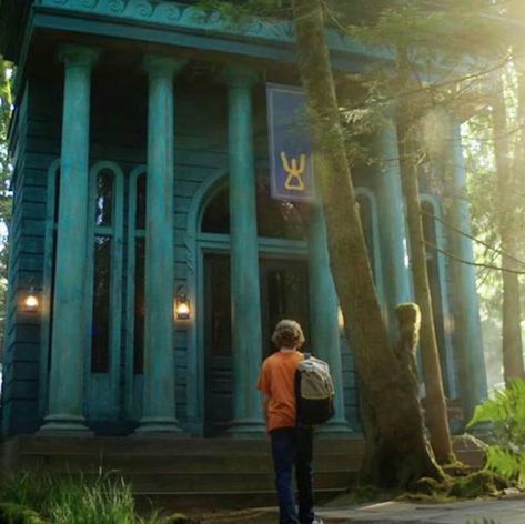 Poseidon Percy Jackson, Percy Jackson Serie, Pjo Aesthetic, Percy Jackson Cabins, Camp Half Blood Cabins, Pjo Dr, Daughter Of Poseidon, Camp Jupiter, Cabin Aesthetic