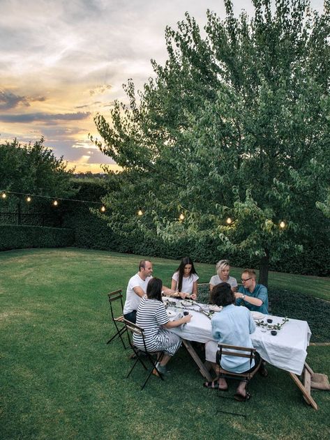 Dinner Party People, Expensive Restaurant, Elaine Welteroth, Al Fresco Dinner, Backyard Picnic, Camille Styles, Mind Relaxation, Outdoor Dinner, Brooklyn Wedding