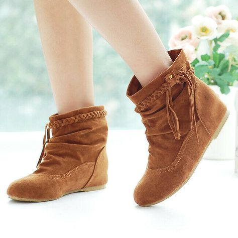 Flat leather ankle boots