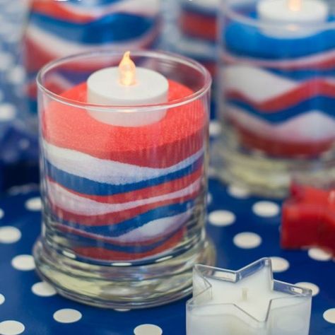 DIY Patriotic Candles Sunrise Activities, Patriotic Candles, Patriotic Crafts Diy, Patriotic Centerpieces, Patriotic Diy, Memorial Day Decorations, Sand Candles, Fourth Of July Decor, Memorial Candle