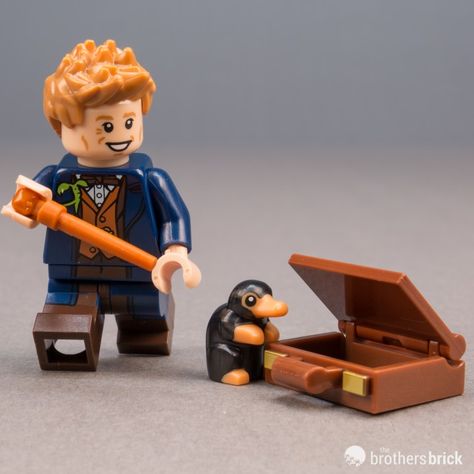 LEGO 71022 Harry Potter and Fantastic Beasts Collectible Minifigures [Review] | The Brothers Brick | The Brothers Brick Lego Fantastic Beasts, Harry Potter Corner, Harry Potter Creatures, Lego Simpsons, Lego Watch, Lego Toy Story, Brick Lego, Harry Potter Lego Sets, Lego Hogwarts