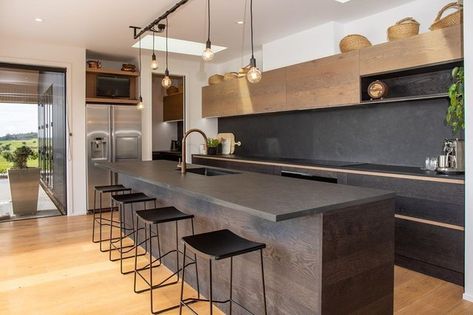 Slate Kitchen Countertops, Concrete Kitchen Floor, Slate Backsplash, Slate Kitchen, Design Ideas For Kitchen, Forest Kitchen, Slate Countertop, Modern Backsplash, Slate Tiles