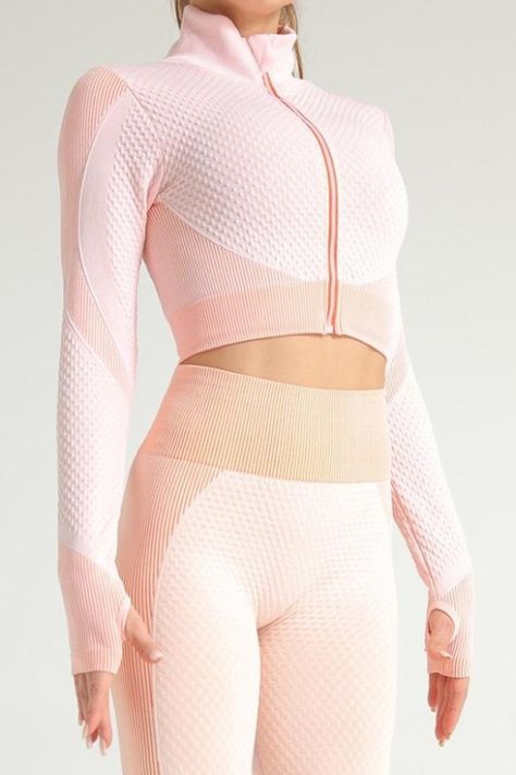 The Movement Zip Crop combines our signature seamless technology with scrunch detailing as well as ribbed texturing on both the waistline and extending down each arm. Not only does this create the ultimate non-slip crop, but also one that wicks sweat away before you’ll even realize it’s there - allowing you to fully focus on your workout. Pairs perfectly with the The Movement Legging and The Movement Sports Bra. Details:  Polyester/Spandex Lightweight, breathable Machine wash cold, with like col Feminine Sportswear, Women Fitness Outfits, Workout Dress, Outfit Sport, Gymwear Outfits, Light Salmon, Fitness Outfits, Inverted Triangle, Activewear Fashion