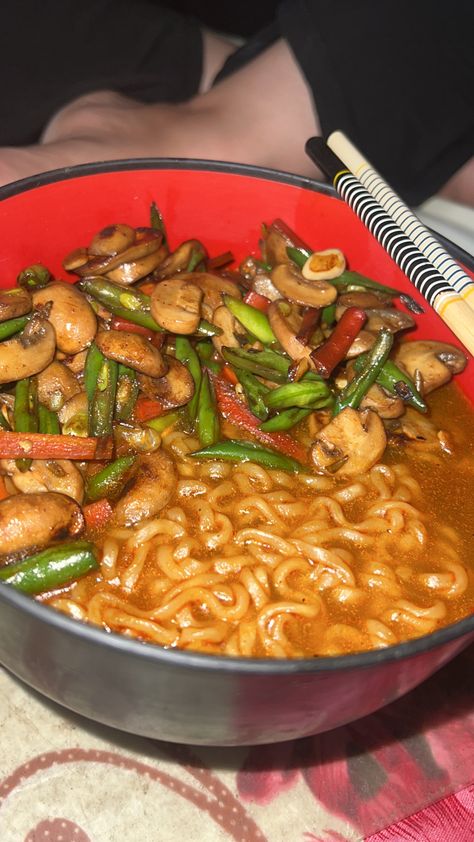 Noodles With Mushrooms, Soupy Noodles, Interesting Food, Ramen Noodles, Pinch Of Salt, Kung Pao, Interesting Food Recipes, Kung Pao Chicken, Soy Sauce