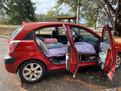 Small Car Living, Small Car Camping, Honda Odyssey Camping, Camping Gear Survival, Car Tent Camping, Auto Camping, Stealth Camping, Minivan Camping, Car Living