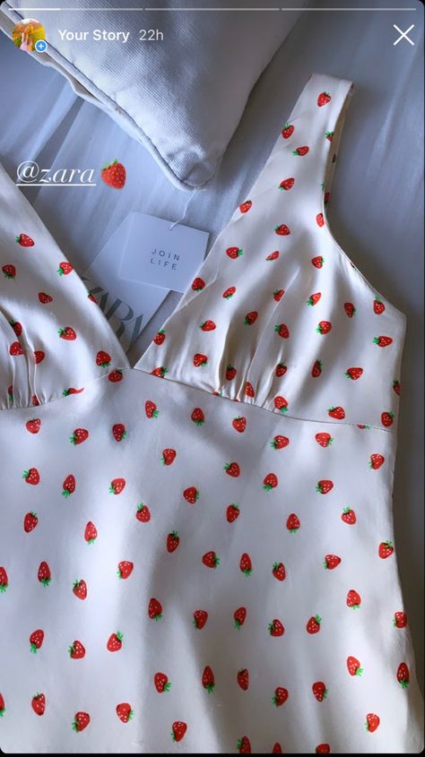 Strawberry Dress Aesthetic, Strawberry Sundress, Strawberry Dress, Dress Aesthetic, Princess Outfits, Chic Woman, Sewing Clothes, Aesthetic Outfits, Types Of Fashion Styles