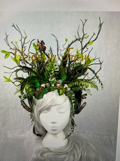 Garden Goddess Costume, Wild Flower Costume, Nature Inspired Costumes, Fae Costume Diy, Garden Of Eden Costume, Moss Corset, Beltane Costume, Head Dress Ideas, Garden Witch Costume