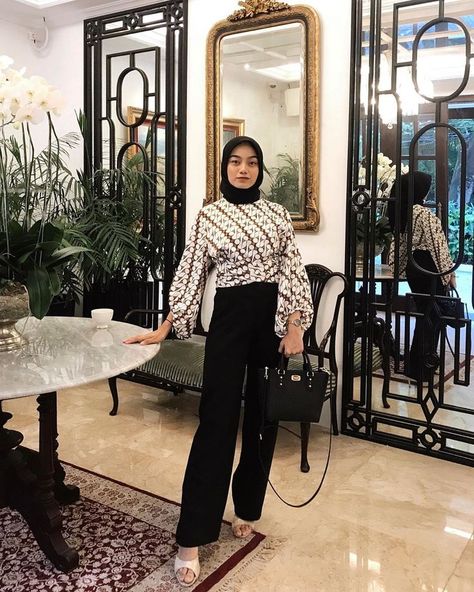 Pin on fashion revolution Kondangan Outfit Hijab Fashion Simple, Ootd Kondangan Hijab Styles Simple, Hijab Kondangan Outfit, Batik Fashion Hijab, Outfit Kondangan Casual, Style Kondangan Hijab, Ootd Kondangan Simple Hijab, Batik Fashion Modern, Ootd Kondangan Simple