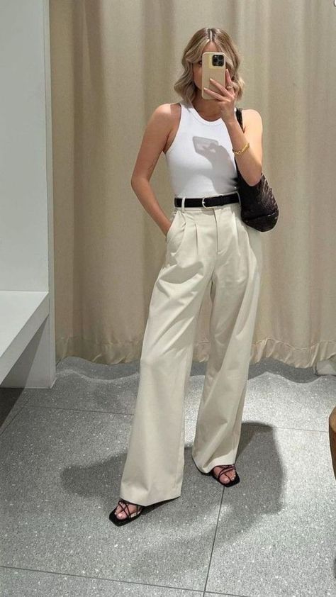 Cream Trousers Outfit, Cream Pants Outfit, Cream Trousers, Cream Pants, Modest Dresses Casual, Casual Outfit Inspiration, Work Outfits Women, Look Stylish, Outfit Goals