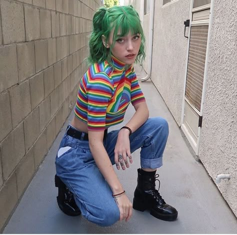 Fashion 90s, Super Hair, Grunge Look, Pastel Hair, Grunge Goth, Dye My Hair, 90s Grunge, Grunge Hair, Green Hair