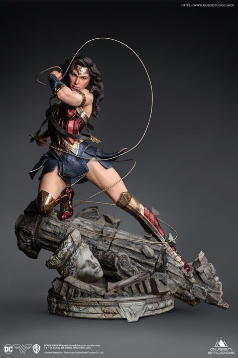 Dc Statues, Wonder Woman Statue, Marvel Statues, Character Statue, Wonder Woman Art, Gal Gadot Wonder Woman, Univers Dc, Wonder Women, Dc Comics Art