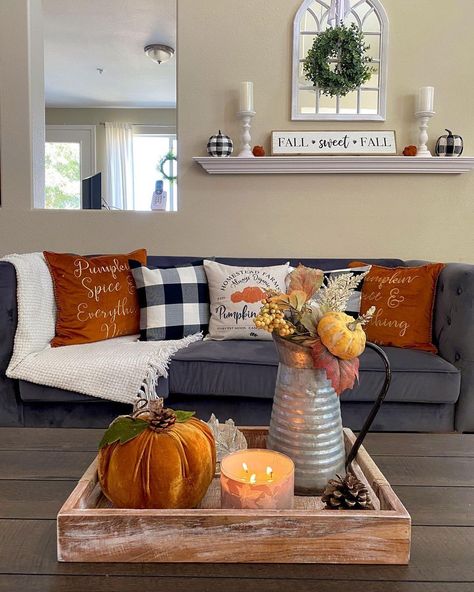 Grey Couch Fall Decor, Fall Couch, Autumn Living Room Decor, Living Room Halloween, Fall Living Room Ideas, Orange Fall Decor, Halloween Living Room Decor, Autumn Living Room, Halloween Living Room