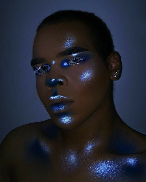 Makeup Book, Dark Skin Models, Alien Makeup, Space Makeup, Makeup Books, Portrait Shoot, Cool Makeup Looks, Dark Memes, Photoshoot Themes