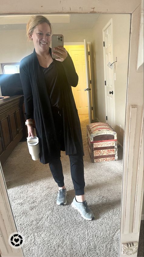 My all time favorite mom fit for being out and about with the kids! SO comfortable and I feel semi put together over my regular at home attire 😂. Sahm Outfits, Errands Outfit, Put Together, Best Mom, All About Time