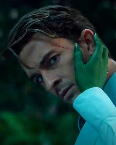 Jonathan Bailey as Fiyero in Wicked (2024) Fieyro Wicked, Jonathan Bailey Wicked, Fiyero Wicked Jonathan Bailey, Fiyero And Elphaba, Fiyero Tigelaar, Elphaba Wicked Movie, Wicked Fiyero, Wicked 2024, Wicked Fiyero And Elphaba