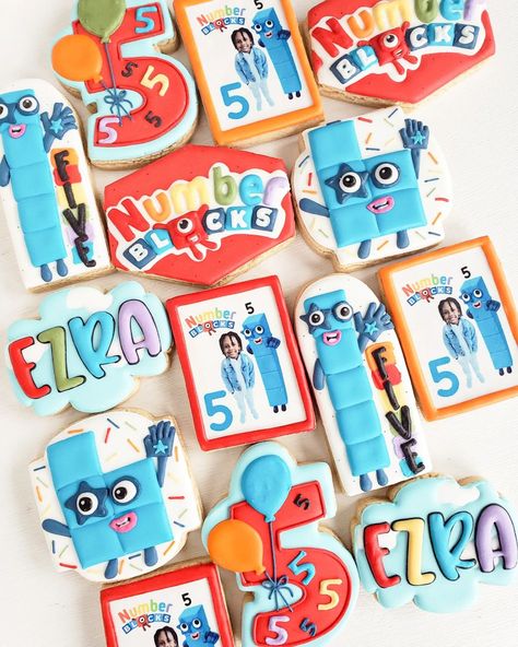 🟦 Ezra Meets Five!!!! 🟦 #numberblockscookies #numberblockfive #numberblockscookies #numberblocksparty #numberblockbirthday #nolabaker… | Instagram Number Block Cookies, Numberblock Party, Number Blocks Cookies, Number Blocks Birthday Party, Numberblocks Birthday Party, Block Birthday Party, 7th Birthday Cakes, Kids Themed Birthday Parties, Sugar Cookie Designs