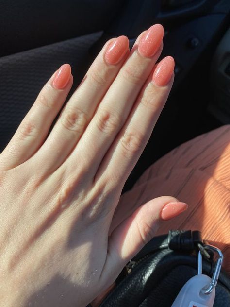 Peach Manicure, Coral Pink Nails, Peach Nails, Coral Nails, Glow Nails, Coral Peach, Just Peachy, Minimalist Nails, Pink Peach