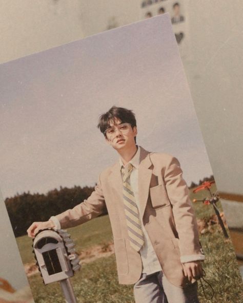 Soo lindo 🐧🎀💐 #myidolwithglassescollab #exo #exol #dohkyungsoo #kyungsoo #exocollection #exophotocard #exocollector #kpopphotocard #photocard #photocardcollection #theallexocollectorsclub #exoaesthetic #kpop The Collector, Photo Cards, Exo