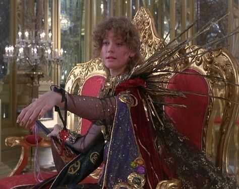 Princess Mombi - Villains Wiki - villains, bad guys, comic books ... Return To Oz Princess Mombi, Return To Oz Movie, Return To Oz Aesthetic, Princess Mombi, Requiem Of A Dream, Fairies Movie, Return To Oz, Dorothy Gale, Arte Van Gogh