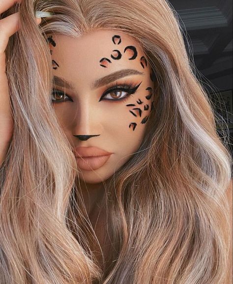 Kristen Hancher, Tiger Makeup, Tiger Halloween, Creepy Halloween Makeup, Cute Halloween Makeup, Amazing Halloween Makeup, Tiger Skin, Braut Make-up, Glamorous Makeup