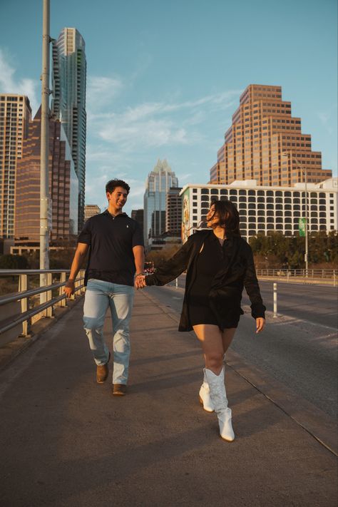 Couple Picture Ideas Downtown, Couple Poses Downtown, Downtown Austin Photoshoot, Austin Photoshoot, Couple Poses City, Couple Photoshoot Ideas Anniversary Pics, Couple Photoshoot Downtown, Austin Tx Engagement Photos, Couples Photoshoot Downtown