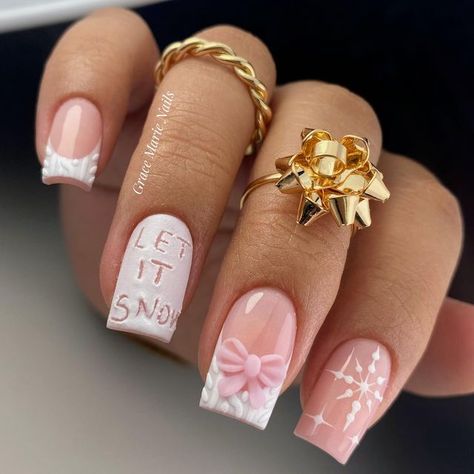 Grace Marie Nails on Instagram: "Let It Snow 🌨❄️ Disfruté mucho crear este set 😍 •New Cover Soon ✨ • • • • • #nail #nails #nailart #nailsart #naildesign #acrylicnails #amazing #beautiful #pink #beauty #christmas #christmasnails #shortnails" Marie Nails, Christmas Nail Art Ideas, Unghie Nail Art, Hard Nails, Pumpkin Nails, Winter Nails Acrylic, Colored Acrylic Nails, Girly Acrylic Nails, Short Square Acrylic Nails