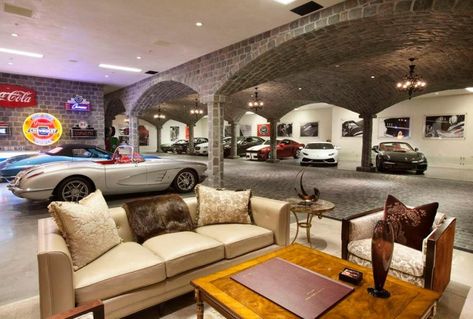 Hot Homes: Newport estate’s garage fits 2 dozen cars – Orange County Register Mansion Bedroom, Split Entry, Luxury Car Garage, Cool Garages, Dream Car Garage, Luxury Garage, Crystal Cove, Newport Coast, Mansion Floor Plan