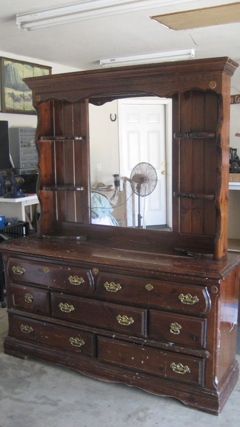 Spruce Your Nest: Behold the ugly dresser!! Updating Bedroom Furniture, Black Dresser Diy, Decor Dresser Top, Mirrored Headboard, Cork Candle Holder, Dresser Top Decor, Antique Dresser With Mirror, Dresser Hutch, Redoing Furniture