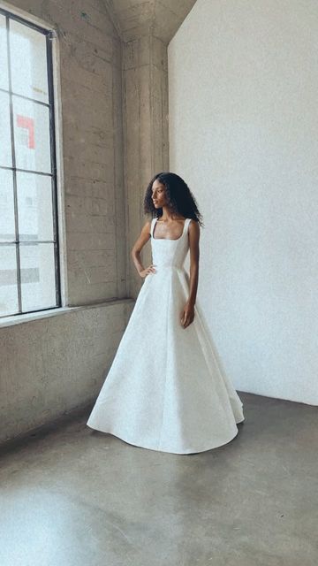 Bridal Trends 2023, Young Wedding, Fake Wedding, Sarah Seven, Wedding Wardrobe, Bridal Trends, Dream Wedding Venues, Dream Wedding Ideas, Trends 2023