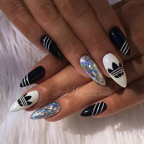 #adidas @KortenStEiN Adidas Nails Design, Hard Gel Nails Design, Sporty Nails, Nike Nails, Adidas Nails, Sports Nails, Black And White Nail, Gel Nails Design, Hard Gel Nails