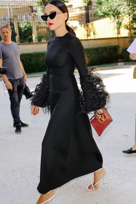 Paris Couture Week, African American Fashion, Paris Couture, Street Style Trends, Couture Week, Cute Comfy Outfits, Abayas Fashion, Glam Dresses, Fashion Week Street Style