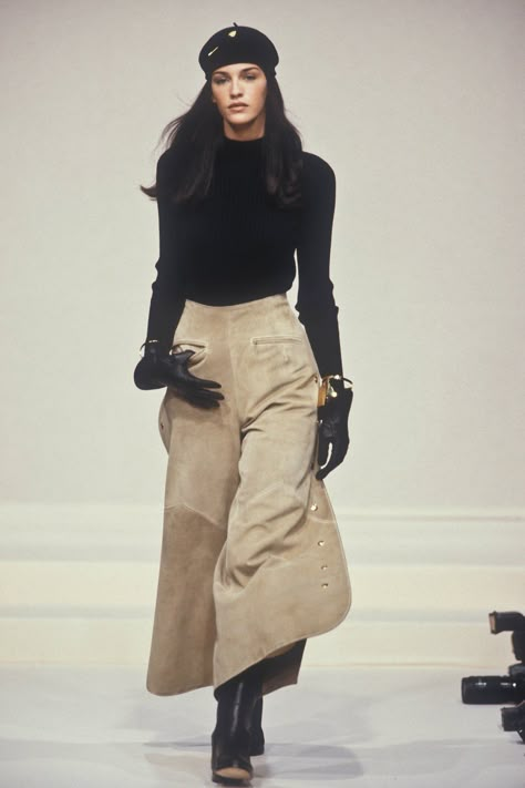 Hermes Fashion Show, Hermes Dress, Hermes Fashion, 90s Runway Fashion, Runway Outfits, 1990s Fashion, Vintage Runway, Mode Inspo, 가을 패션